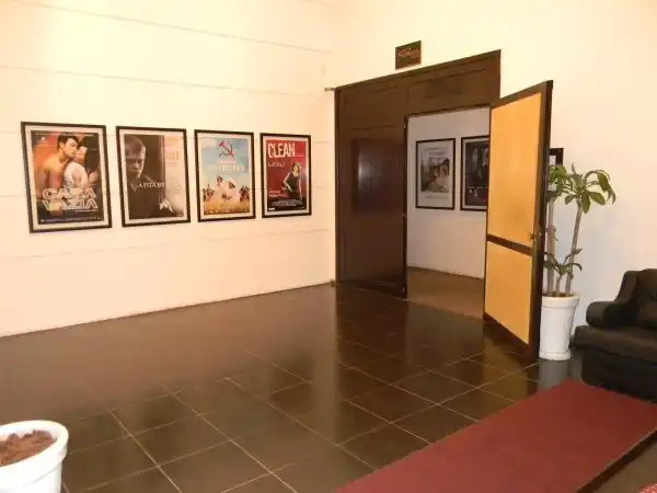 Hall da Sala de Cinema 02
