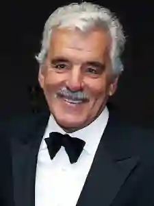 dennis farina papo de cinema