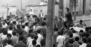 movimento estudantil confronto entre estudantes universitarios da usp e da universidade mackenzie na rua maria antonia regiao central de sao paulo em 1968 1380731685550 956x500
