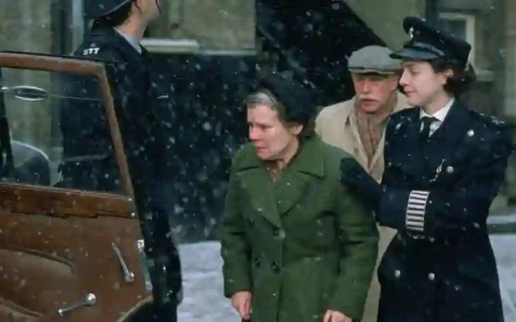 o segredo de vera drake papo de cinema 09 e1573650420437