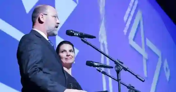 20140924 apresentadores murilo grossi carmem moretzsohn papo de cinema