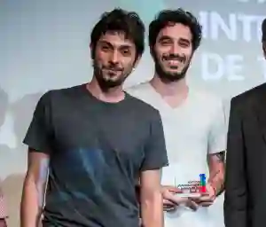 20141205 gabriel faccini e tiago rezende na premiacao do fit rj 2013 pelo piloto de werner e os mortos large