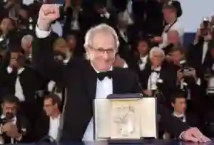 Ken-Loach-Palme-dOr-a-Cannes-pour-Le-vent-se-leve-2006