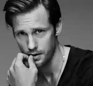 alexander-skarsgard-papo-de-cinema