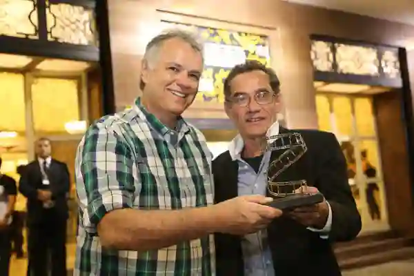 26º Cine Ceará :: Chico Diaz e as geografias do homem brasileiro 3 Wolney Oliveira, diretor do Cine Ceará, e Chico Diaz - Foto Arlindo Barreto
