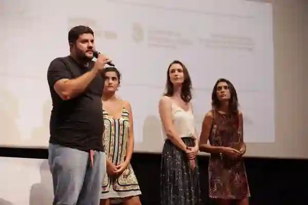 Petrus Cariry e a visceralidade do autor 5 Petrus apresentando Clarisse no Cine Ceará