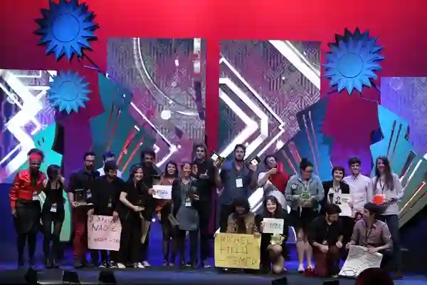 Lipe, Vovô e o Monstro é o grande vencedor da Mostra Gaúcha no Festival de Gramado 2016 2 Vencedores no Palco - Foto: Edson Vara
