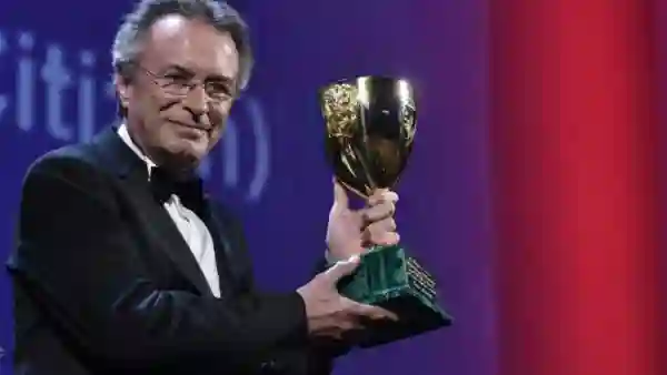 73° Festival de Veneza :: The Woman Who Left ganha o Leão de Ouro 3 O argentino Oscar Martinez, vencedor da Coppa Volpi de interpretação masculina - Foto: AFP