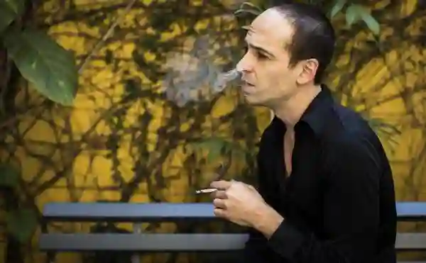 Divinas Divas + Redemoinho + Elis + Sob Pressão + Maresia :: Entrevista exclusiva com Júlio Andrade 4 Como Lennie Dale, em Elis