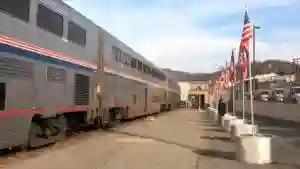 20170118 trem trilhos trump divulgacao 4