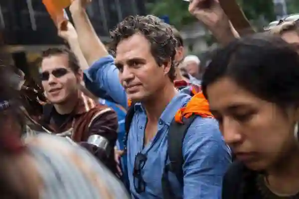 20170213 mark ruffalo protesto hollywood papo de cinema