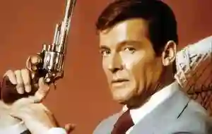 20170524 roger moore 720x456