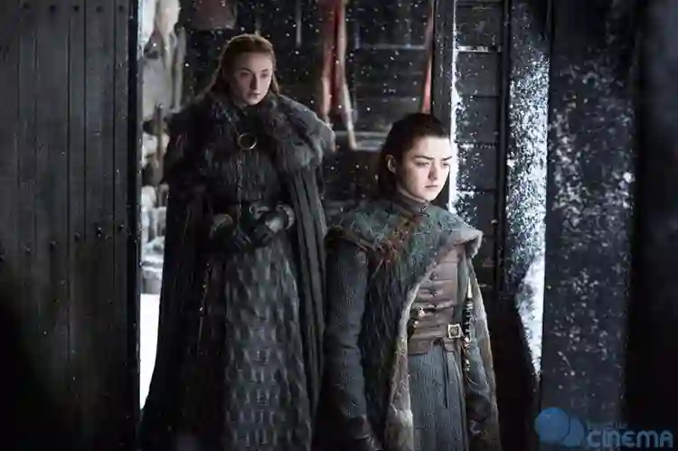 20170817 sansa stark sophie turner e arya stark maisie williams credito helen sloan hbo copy