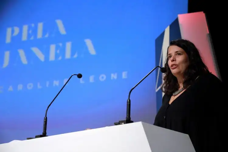 Pela Janela :: Entrevista exclusiva com Caroline Leone 2 20180120 02 caroline leone papo de cinema