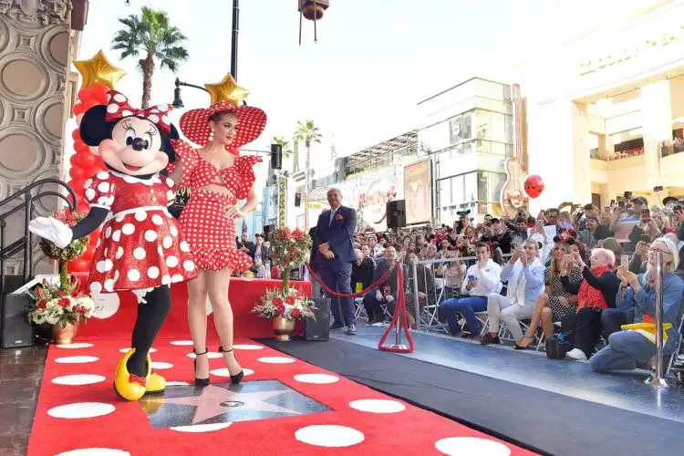 Minnie Mouse ganha estrela na Calçada da Fama em Hollywood 2 20180124 01 minnie mouse papo de cinema