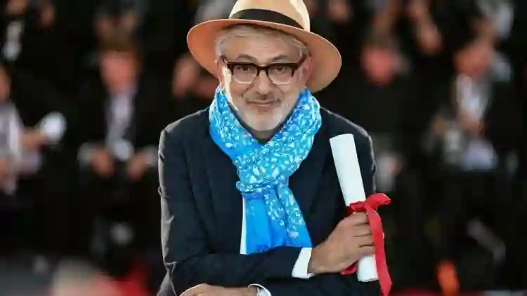 O Paraíso Deve Ser Aqui :: “Busco a euforia de não ter que pensar, apenas sentir”, afirma Elia Suleiman 2 20191218 elia suleiman 02 papo de cinema