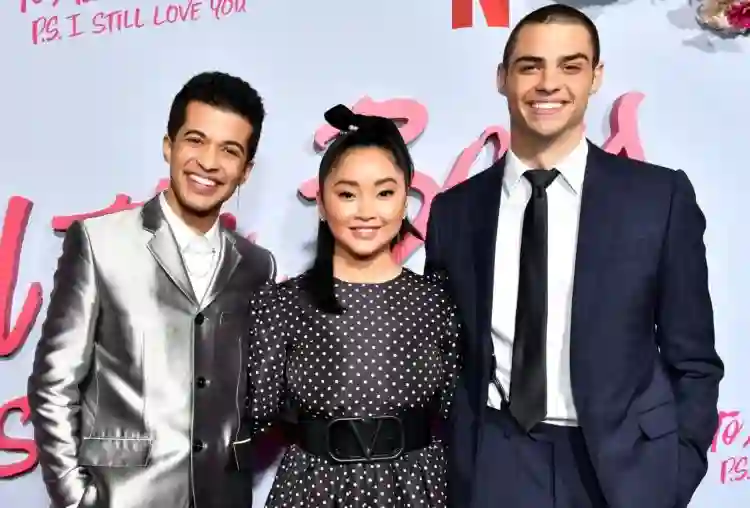 Para Todos os Garotos: P.S. Ainda Amo Você :: “Acho que as pessoas adoram o modo como elas próprias se sentem quando veem Peter e Lara Jean juntos”, diz Noah Centineo 4 20200213 noah centineo 05 papo de cinema e1581619233888