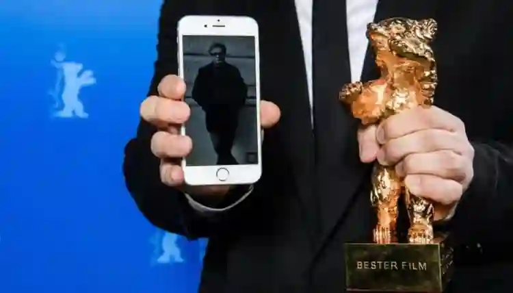 Festival de Berlim 2020 :: Diretor que ganhou Urso de Ouro é preso pelo governo do Irã 2 20200304 urso de ouro papo cinema