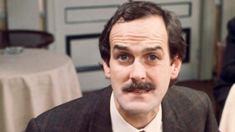 20220429 john cleese papo de cinema