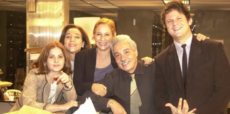 Drica, Marisa, Andréa, Pedro Paulo e Selton em Os Aspones (2004)