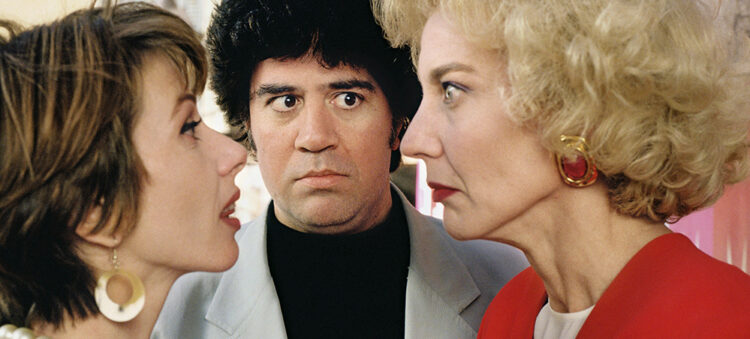 Victoria Abril, Pedro Almodóvar e Marisa Paredes