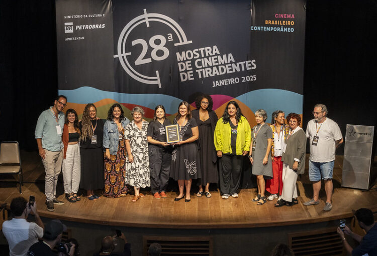 Depois da leitura da Carta da Mostra de Tiradentes 2025. Foto/divulgação