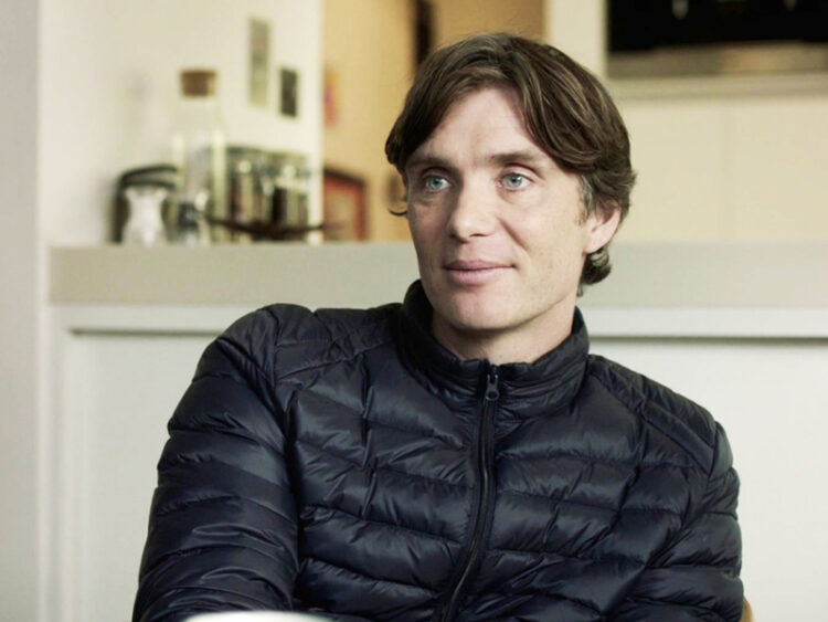 Confira cinco motivos para conferir Temporada de Traição, drama estrelado por Cillian Murphy, no streaming.